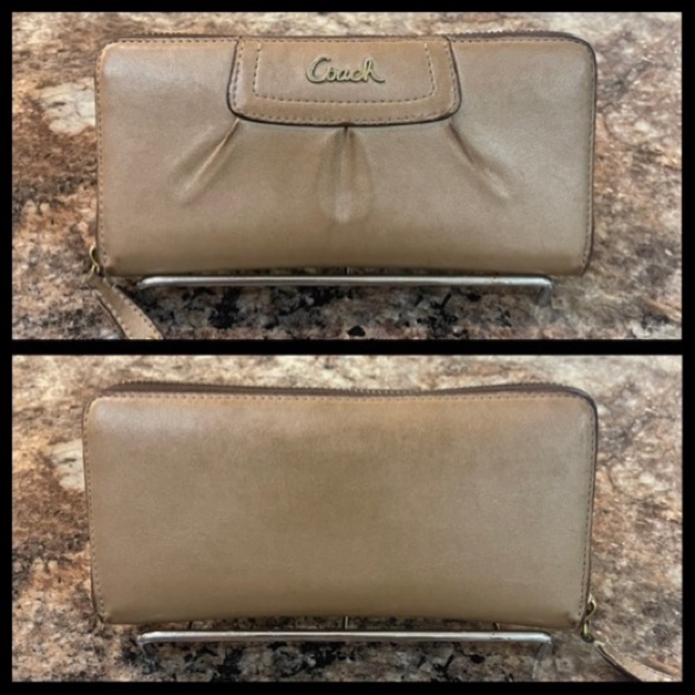 Coach Wallet - Picture 8 of 10
